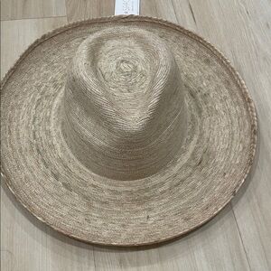 l*space Natural Straw Hat with Black Inner Band